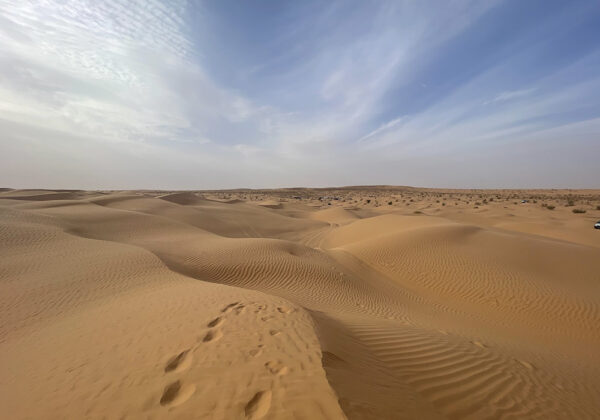 Paysage lunaire, dunes de sable dans le désert de Tunisie